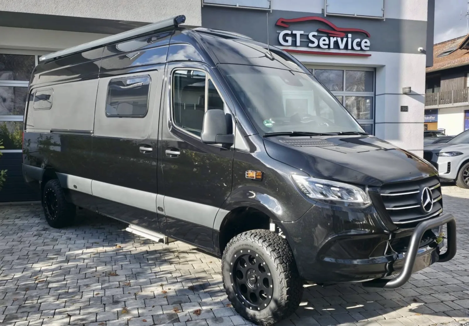 Mercedes Sprinter 4×4 mit 7 Metern Länge nach der Keramikversiegelung bei GT Service in Eichenau bei München